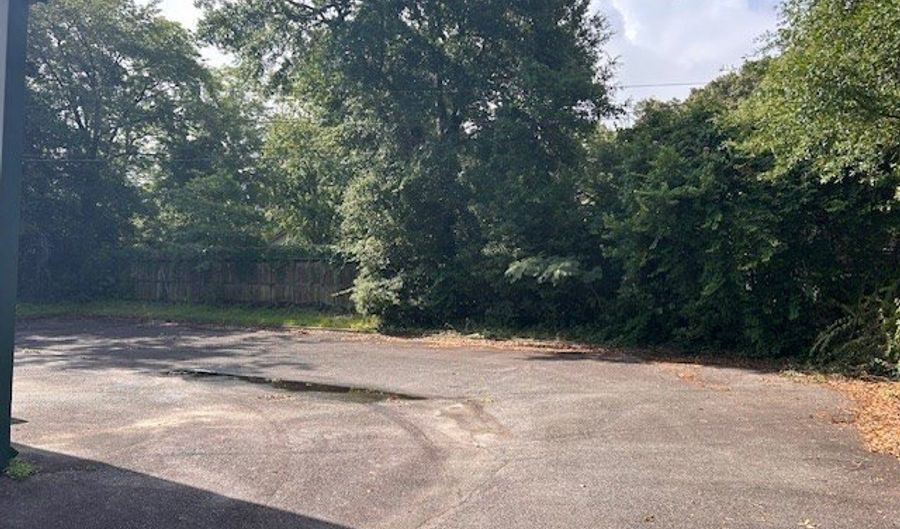 1118 A/B Shotwell St, Bainbridge, GA 39817 - 0 Beds, 2 Bath