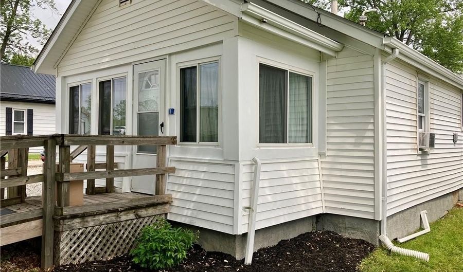 202 R St, Bedford, IN 47421 - 2 Beds, 1 Bath