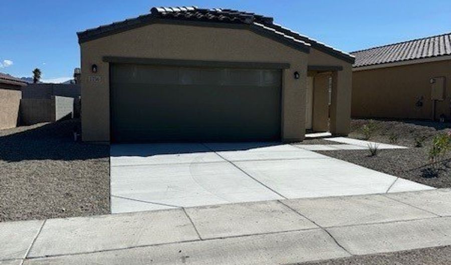 1736 Del Parado, Bullhead City, AZ 86442 - 3 Beds, 2 Bath