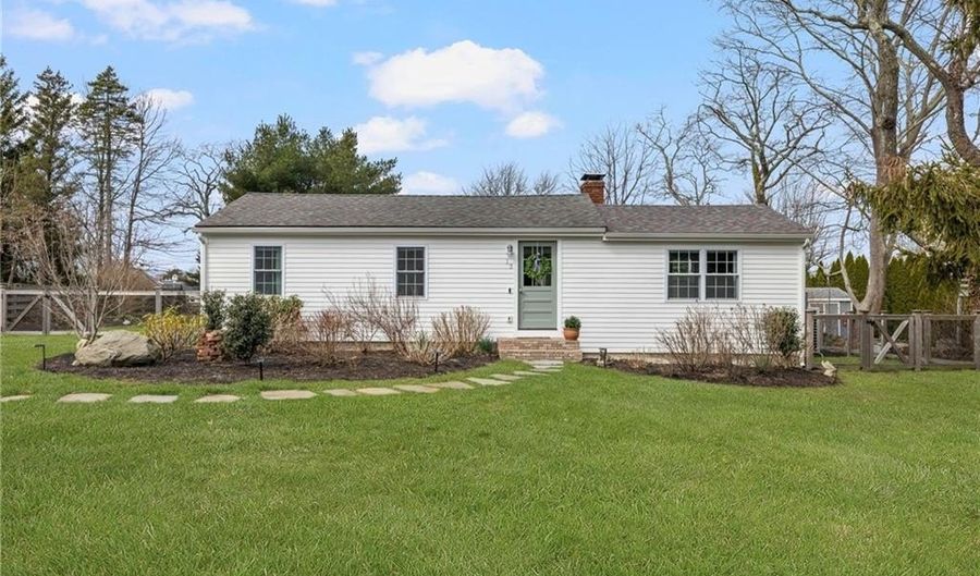 13 Starboard Ave, Jamestown, RI 02835 - 2 Beds, 2 Bath