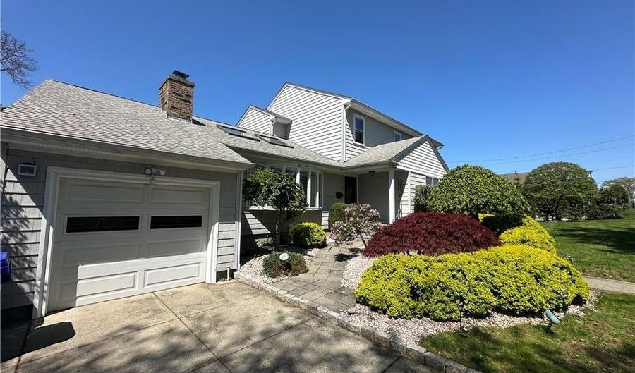12 Monte Carmele St, North Providence, RI 02904 - 4 Beds, 4 Bath