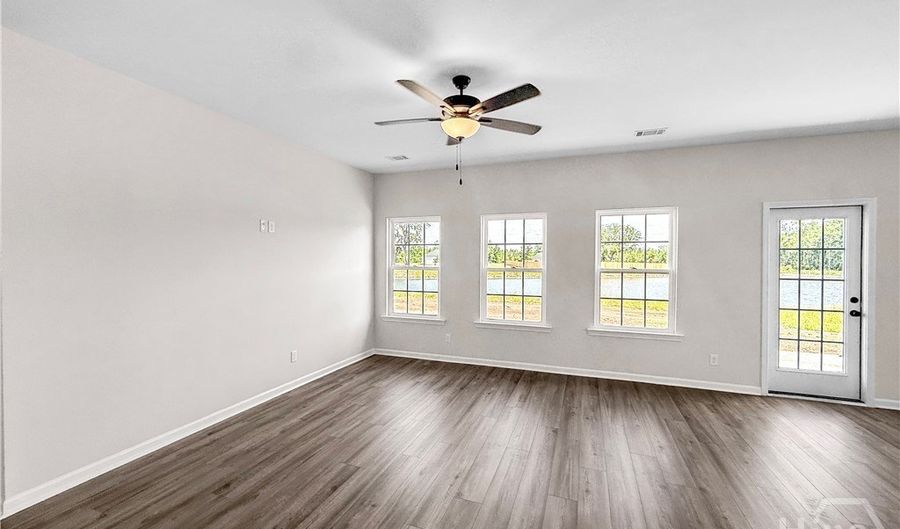 825 Buckhead Loop SE, Allenhurst, GA 31301 - 3 Beds, 2 Bath