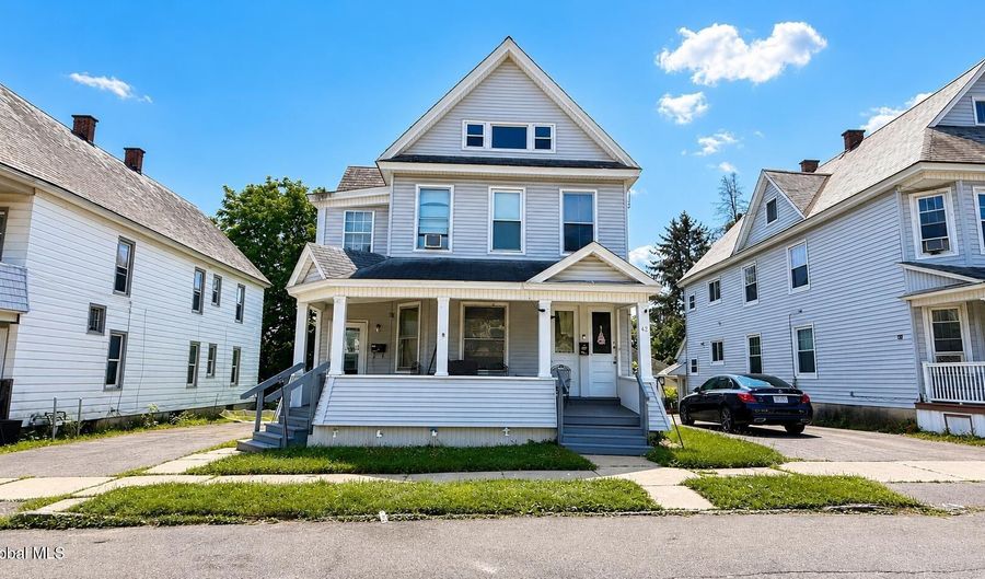 42 Lincoln Ave, Amsterdam, NY 12010 - 8 Beds, 2 Bath