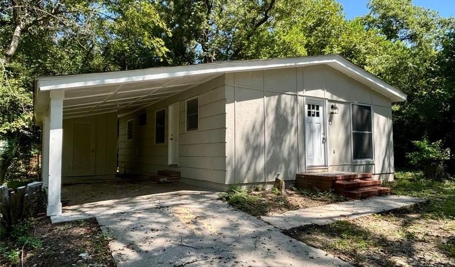 2489 HILLSIDE Dr, Macon, GA 31206 - 3 Beds, 1 Bath