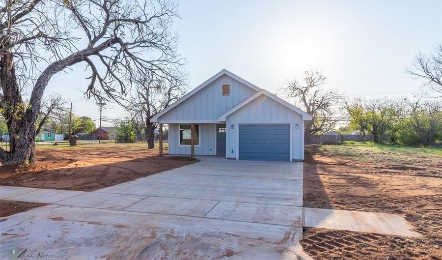1225 Mesquite St, Abilene, TX 79601 - 3 Beds, 2 Bath
