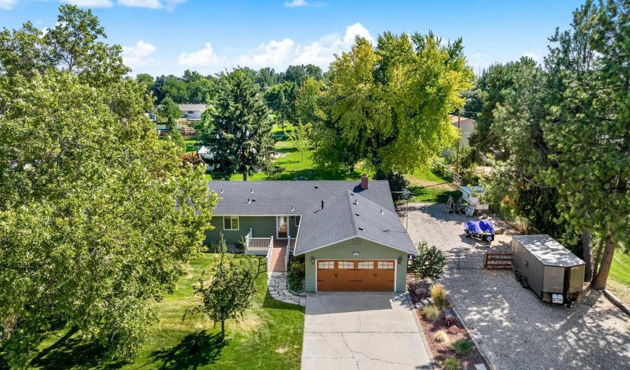 9957 W Roan Meadows Dr, Boise, ID 83709 - 4 Beds, 3 Bath