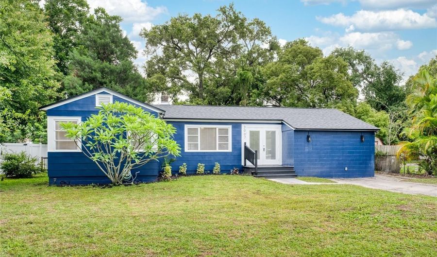 3007 KNOLLWOOD Cir, Orlando, FL 32804 - 3 Beds, 2 Bath