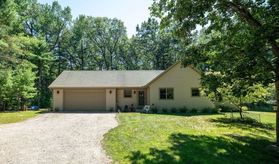 1809 S Badger Ln, Arkdale, WI 54613 - 2 Beds, 2 Bath