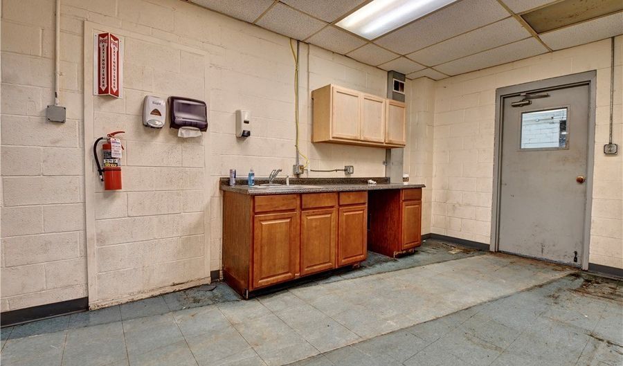 96 E Miller Ave, Akron, OH 44301 - 0 Beds, 0 Bath