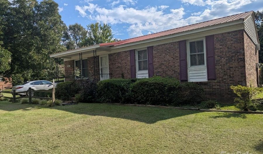 561 Craig Cir, Bennettsville, SC 29512 - 3 Beds, 1 Bath