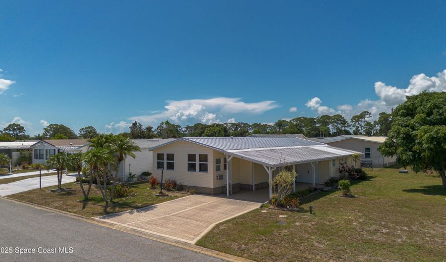 333 Loquat Dr, Barefoot Bay, FL 32976 - 2 Beds, 2 Bath