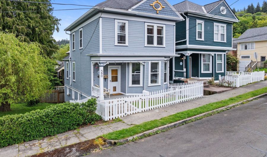 590 17TH St, Astoria, OR 97103 - 3 Beds, 2 Bath
