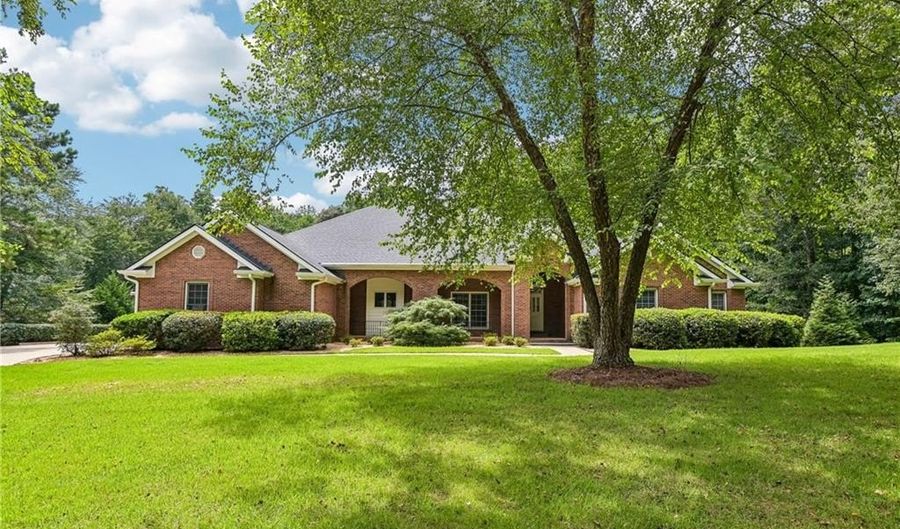 2077 Coolidge Way NW, Acworth, GA 30101 - 6 Beds, 4 Bath