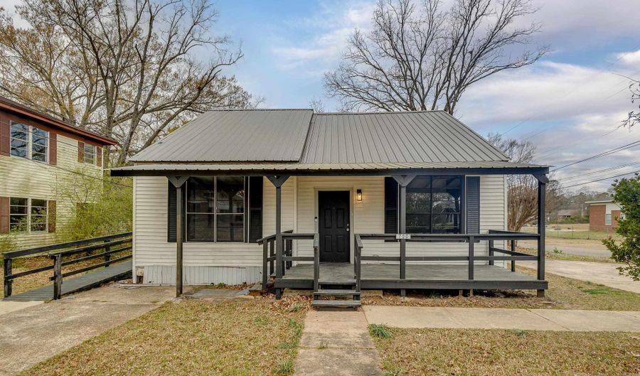700 N BOATNER St, Bastrop, LA 71220 - 4 Beds, 2 Bath