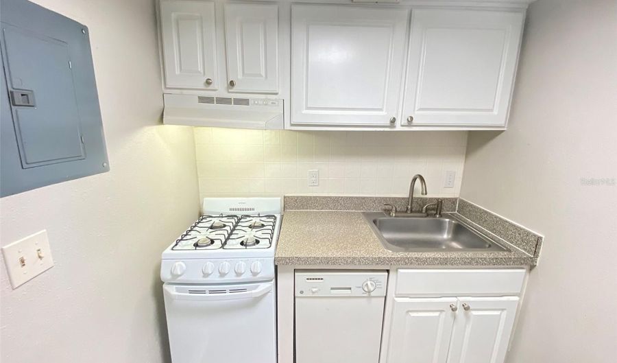 121 OYSTER BAY Cir 320, Altamonte Springs, FL 32701 - 1 Beds, 1 Bath