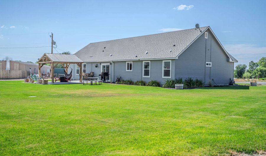 1415 Sunrise Vw, Buhl, ID 83316 - 3 Beds, 3 Bath
