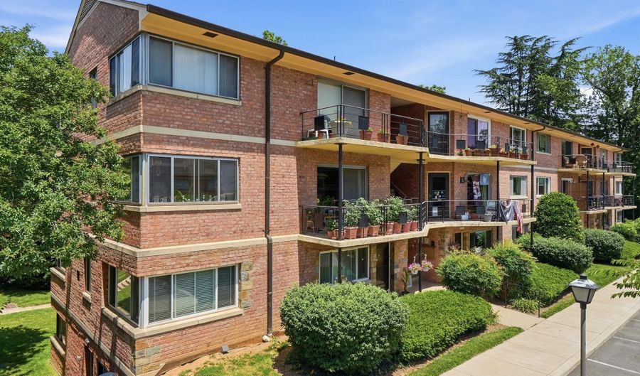 5003 SENTINEL Dr 22, Bethesda, MD 20816 - 2 Beds, 1 Bath