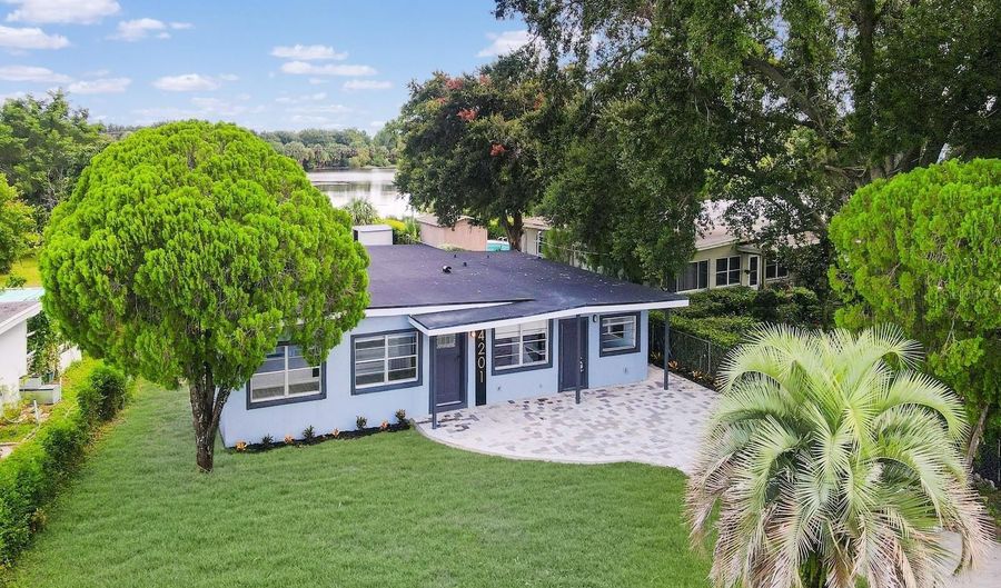 4201 PARK LAKE St, Orlando, FL 32803 - 3 Beds, 2 Bath