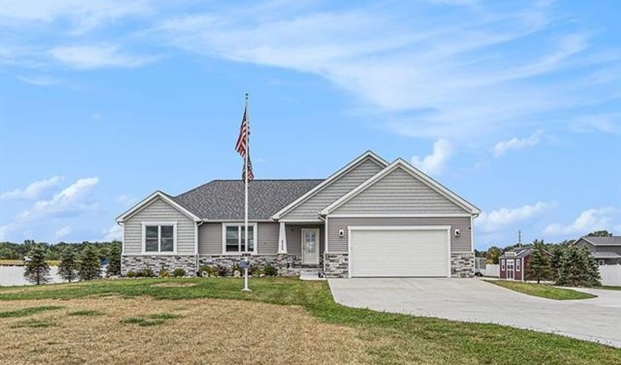 8309 Almont Rd, Almont Twp., MI 48003 - 5 Beds, 3 Bath