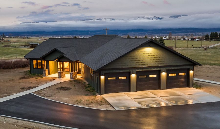 2015 Desperado Trl, Corvallis, MT 59828 - 3 Beds, 4 Bath