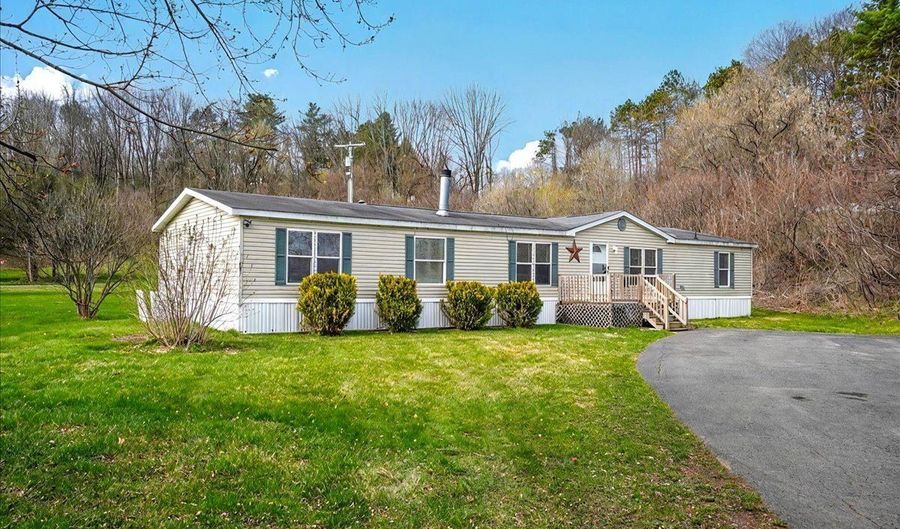 821 State Highway 161, Amsterdam, NY 12010 - 4 Beds, 2 Bath