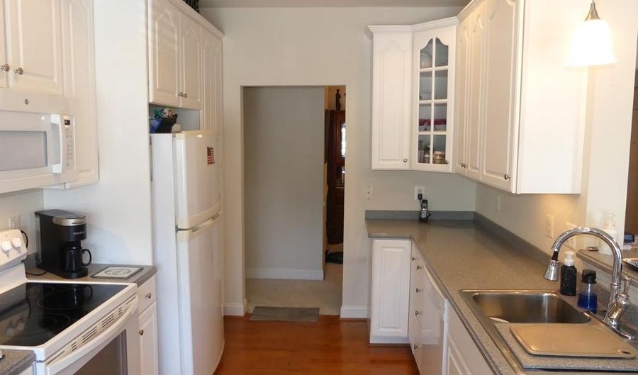 305 TIREE Ct #201, Abingdon, MD 21009 - 2 Beds, 2 Bath