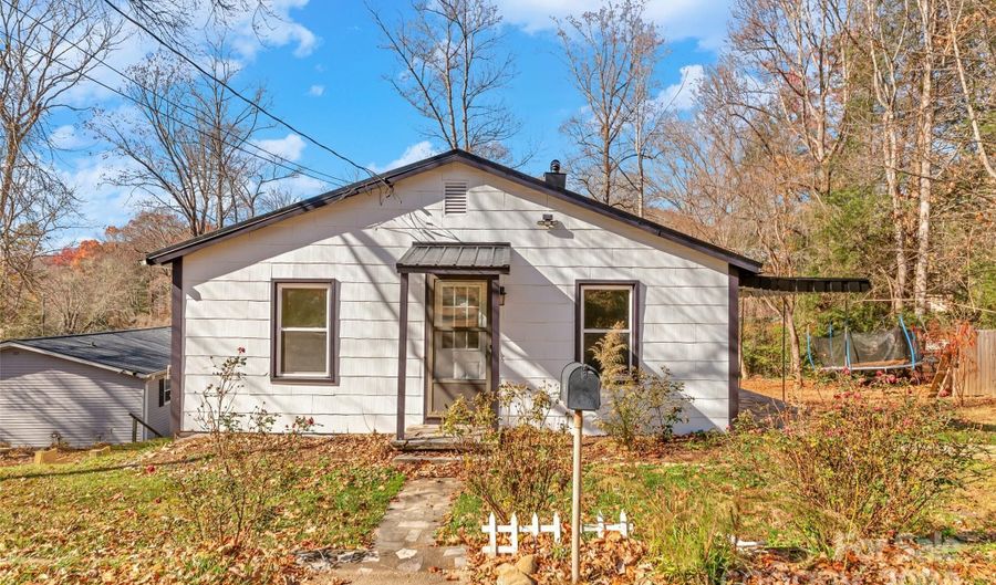 715 Rhododendron Ave, Black Mountain, NC 28711 - 2 Beds, 1 Bath