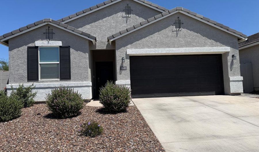 1840 W Spaulding Ave, Apache Junction, AZ 85120 - 4 Beds, 3 Bath