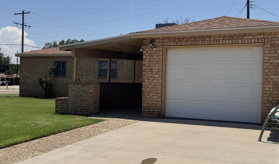 2001 W Mann Ave, Artesia, NM 88210 - 3 Beds, 2 Bath