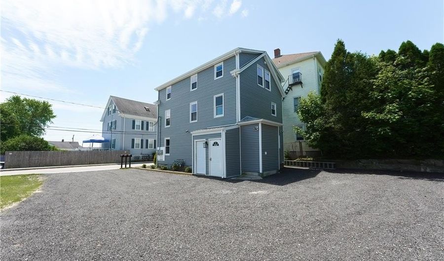71 ST Elizabeth 1, Bristol, RI 02809 - 2 Beds, 1 Bath