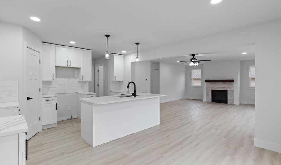 2004 Green Acres Dr, Adrian, MI 49221 - 3 Beds, 2 Bath