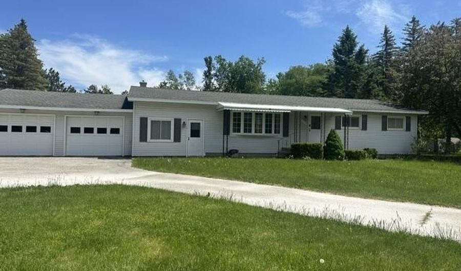 8515 U.S. 23, Alpena, MI 49707 - 3 Beds, 2 Bath
