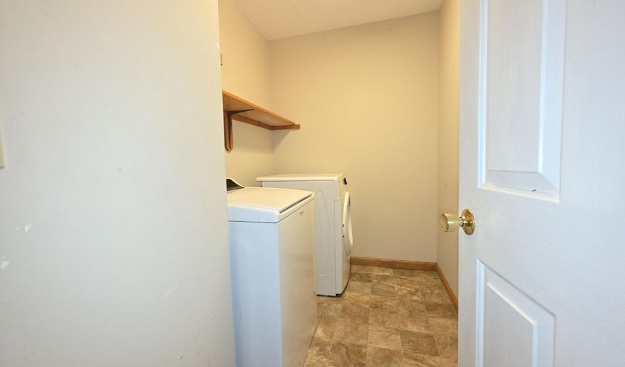 188 Greenwood Dr, Blakeslee, PA 18610 - 4 Beds, 3 Bath
