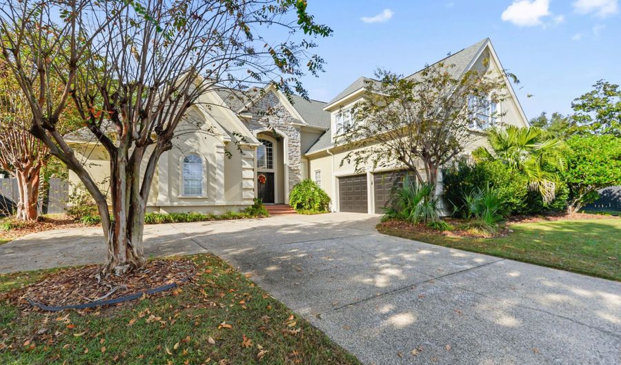 2013 Pointe Clear Dr, Biloxi, MS 39531 - 5 Beds, 4 Bath