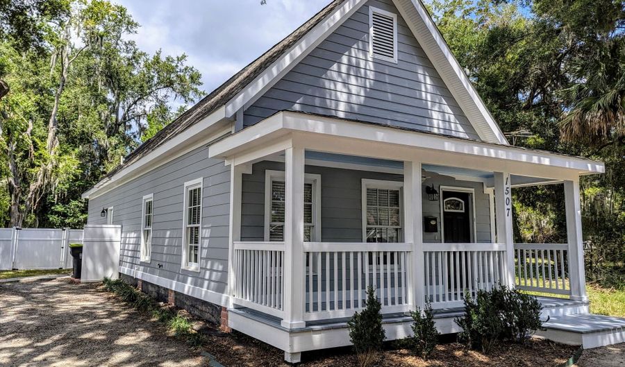 1507 Washington St, Beaufort, SC 29902 - 3 Beds, 3 Bath