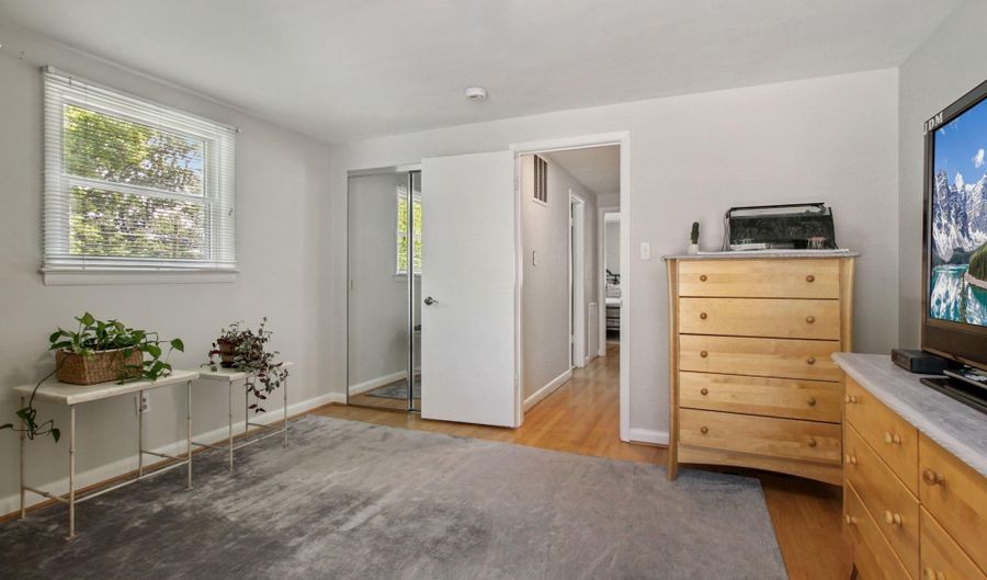 9504 WADSWORTH Dr, Bethesda, MD 20817 - 5 Beds, 3 Bath