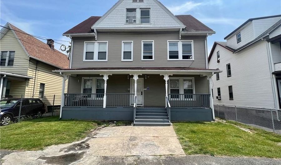 251 Black Rock Ave 1R, Bridgeport, CT 06605 - 1 Beds, 1 Bath