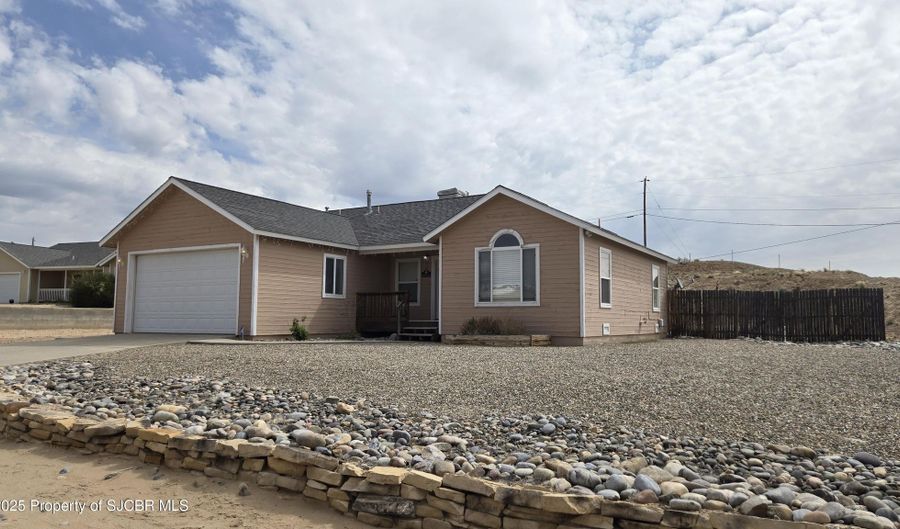 400 N OLIVER Dr, Aztec, NM 87410 - 3 Beds, 2 Bath