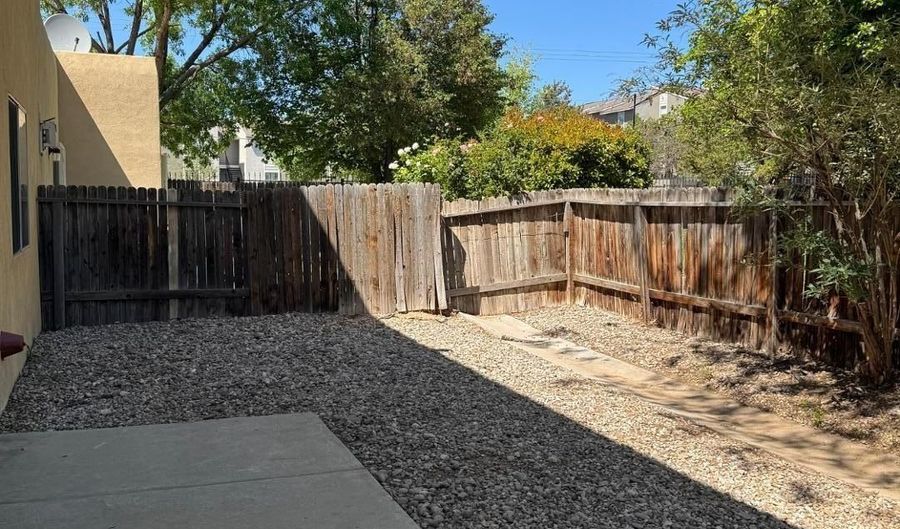 256 Glenridge Park Ln NE, Albuquerque, NM 87123 - 4 Beds, 3 Bath