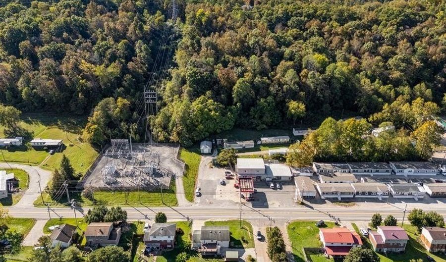 583 Davis Creek Rd, Barboursville, WV 25504 - 4 Beds, 2 Bath