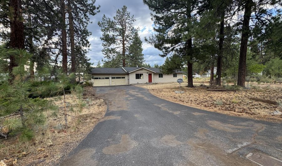 60215 Cheyenne Rd, Bend, OR 97702 - 3 Beds, 2 Bath
