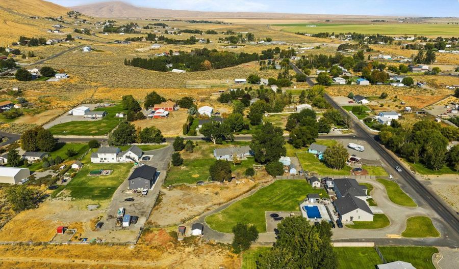 42803 E Ridge Crest Dr, Benton City, WA 99320 - 3 Beds, 2 Bath