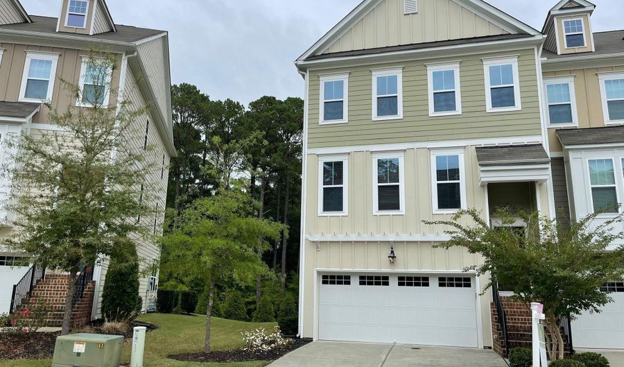 626 Edgewater Ridge Ct, Apex, NC 27523 - 3 Beds, 4 Bath