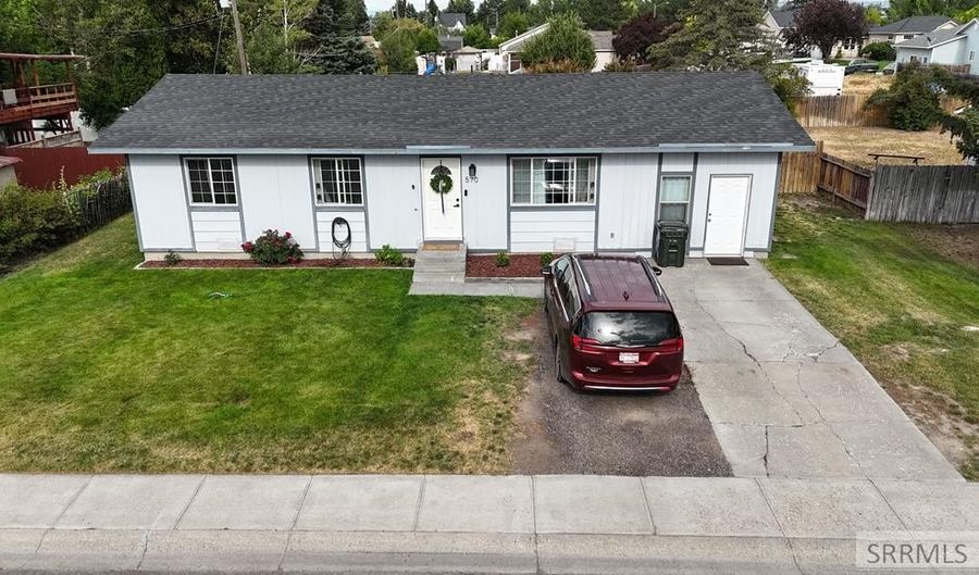 570 Lilac St, Blackfoot, ID 83221 - 3 Beds, 2 Bath