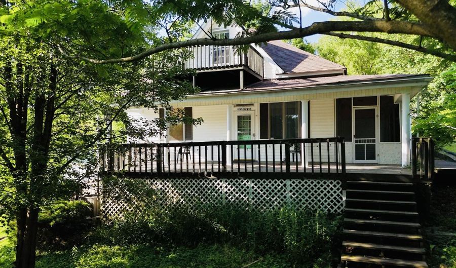 18 Madison St, Beattyville, KY 41311 - 4 Beds, 2 Bath