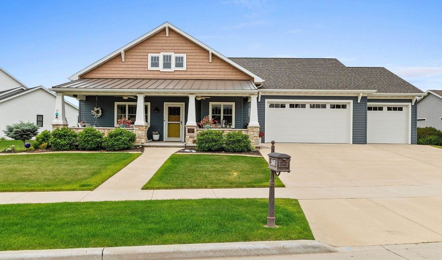 5401 N AMETHYST Dr, Appleton, WI 54913 - 3 Beds, 3 Bath