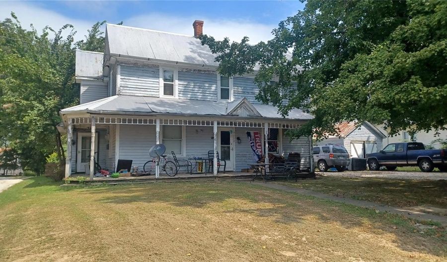 9112 Main St, Altenburg, MO 63732 - 3 Beds, 2 Bath