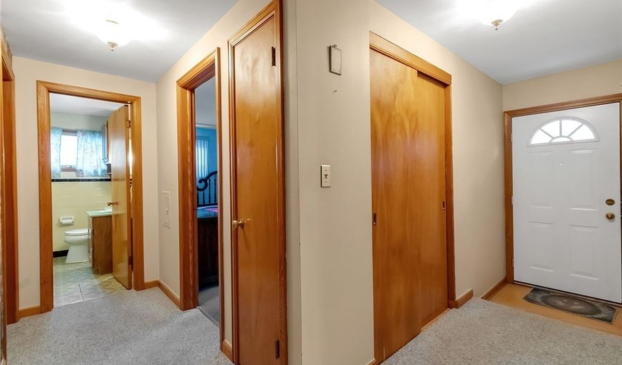 67 Castle Ct, Amherst, NY 14226 - 2 Beds, 1 Bath