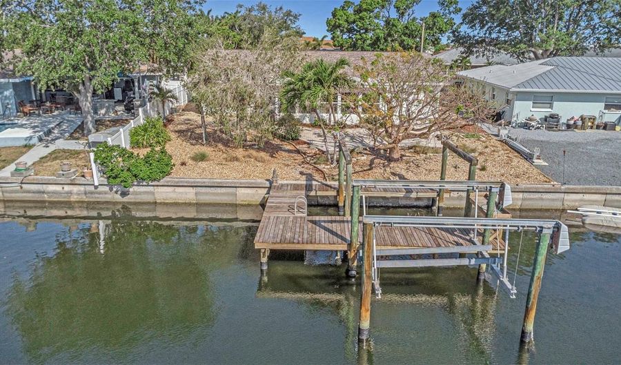 6321 BALBOA Ln, Apollo Beach, FL 33572 - 4 Beds, 2 Bath