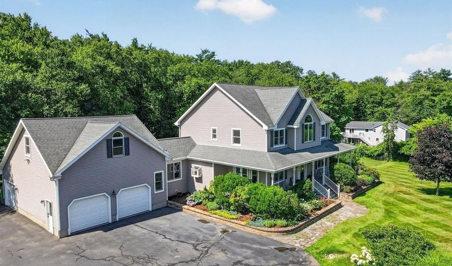 7 Tinker Pond Rd, Bolton, CT 06043 - 4 Beds, 3 Bath